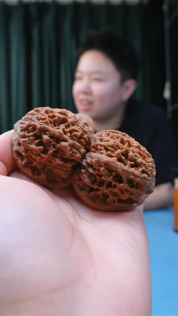 【闪购商品】文玩核桃把件zt2049 38mm左右满天星 1对