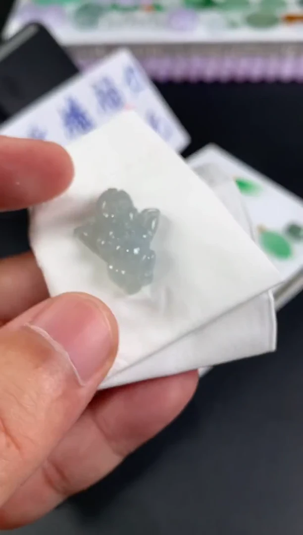 颈饰18K金镶嵌翡翠傾*翡翠