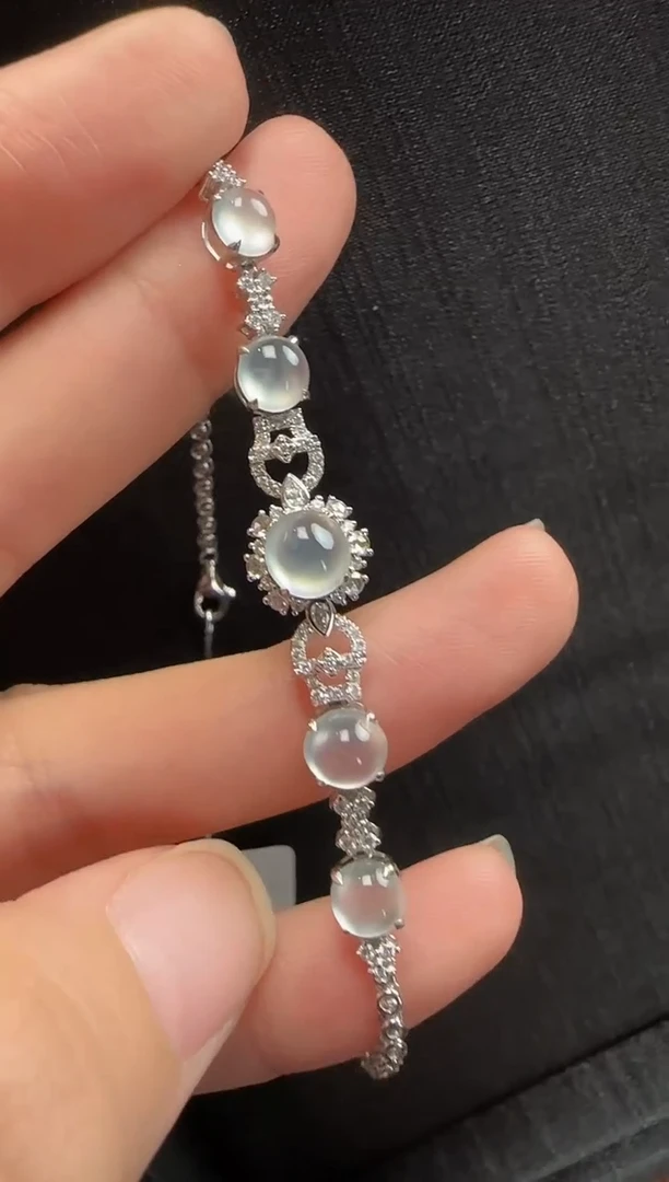 18K金镶嵌手链翡翠芝*糊525蛋面一条