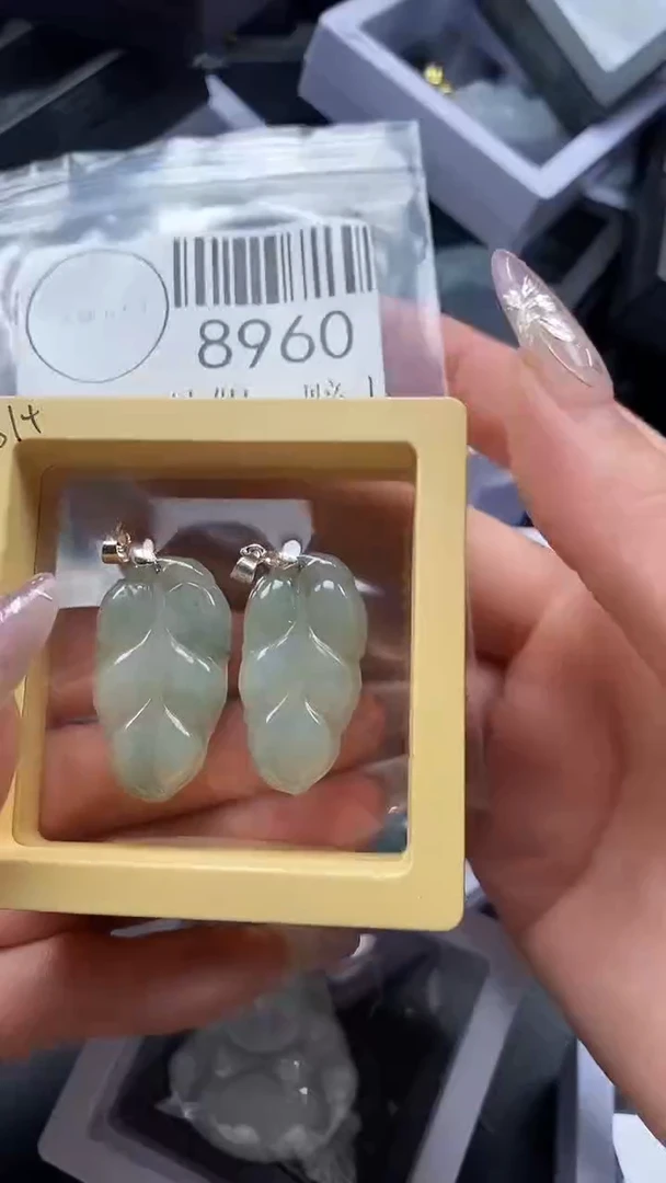 吊坠(不含链)未镶嵌翡翠8960