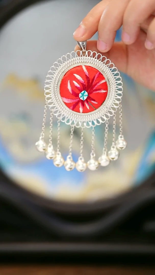 织绣1黔东南苗族刺绣