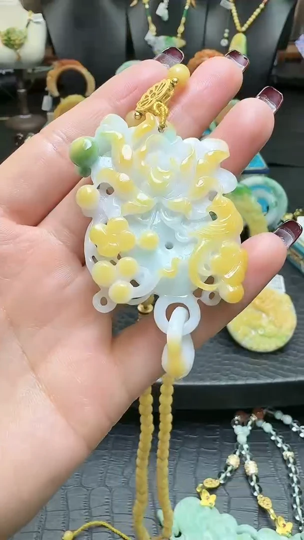 【闪购商品】翡翠颈饰未镶嵌黄家绿花花拉环