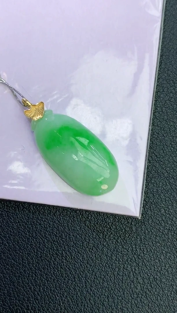 颈饰18K金镶嵌翡翠赠礼盒证书 麦麦