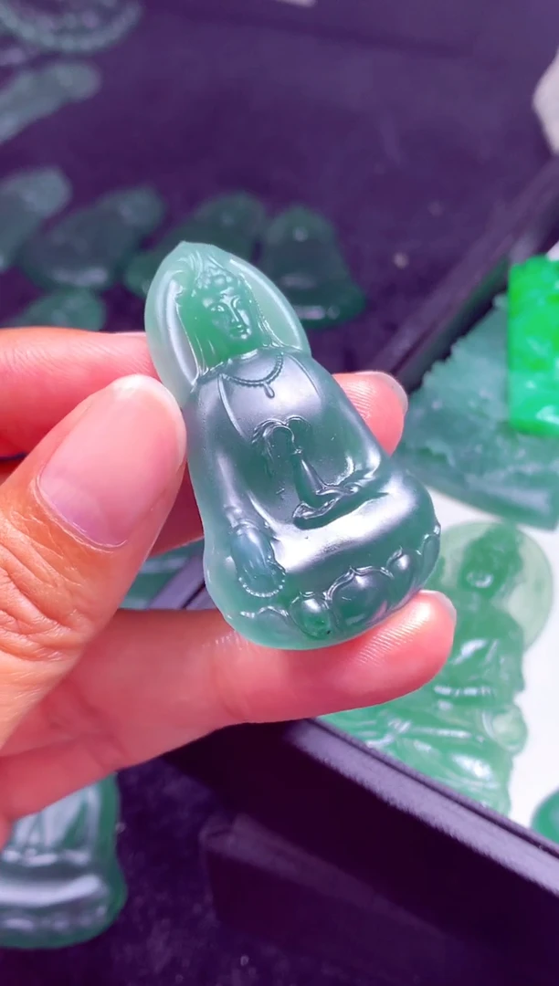 未镶嵌定制翡翠?****?天然缅甸翡翠A货吊坠多样性发货其一