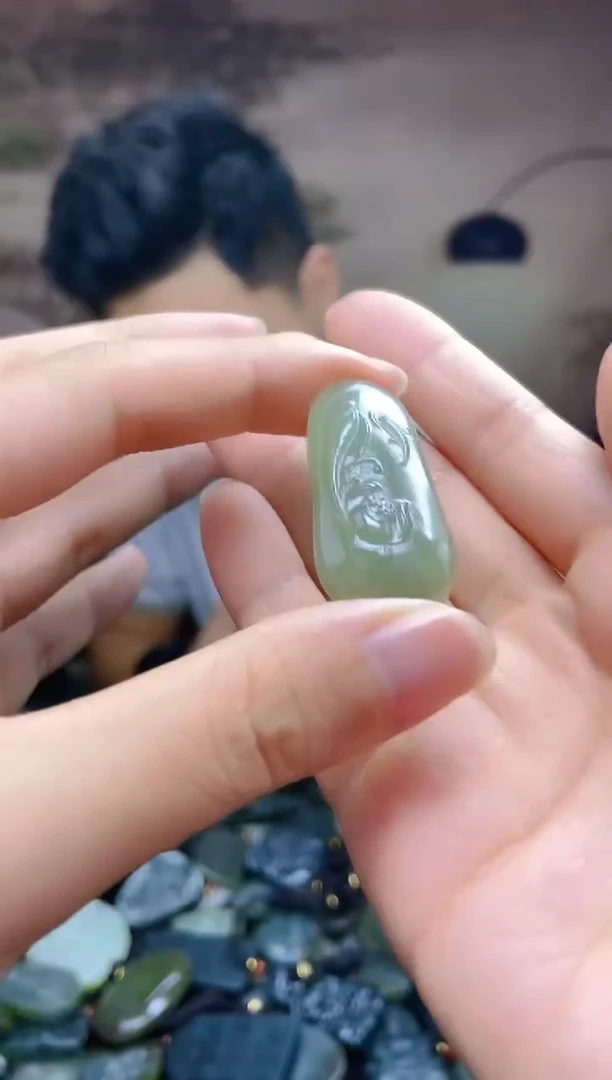 颈饰未镶嵌和田玉1