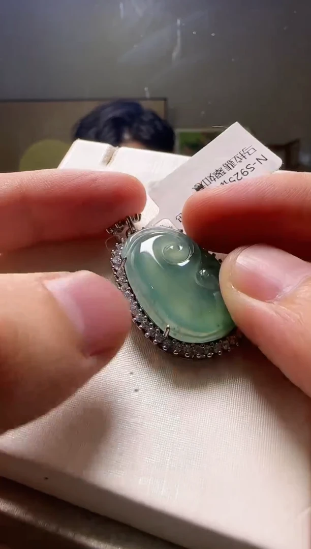 翡翠银S925镶嵌颈饰N-S925银镶嵌危地马拉翡翠如意