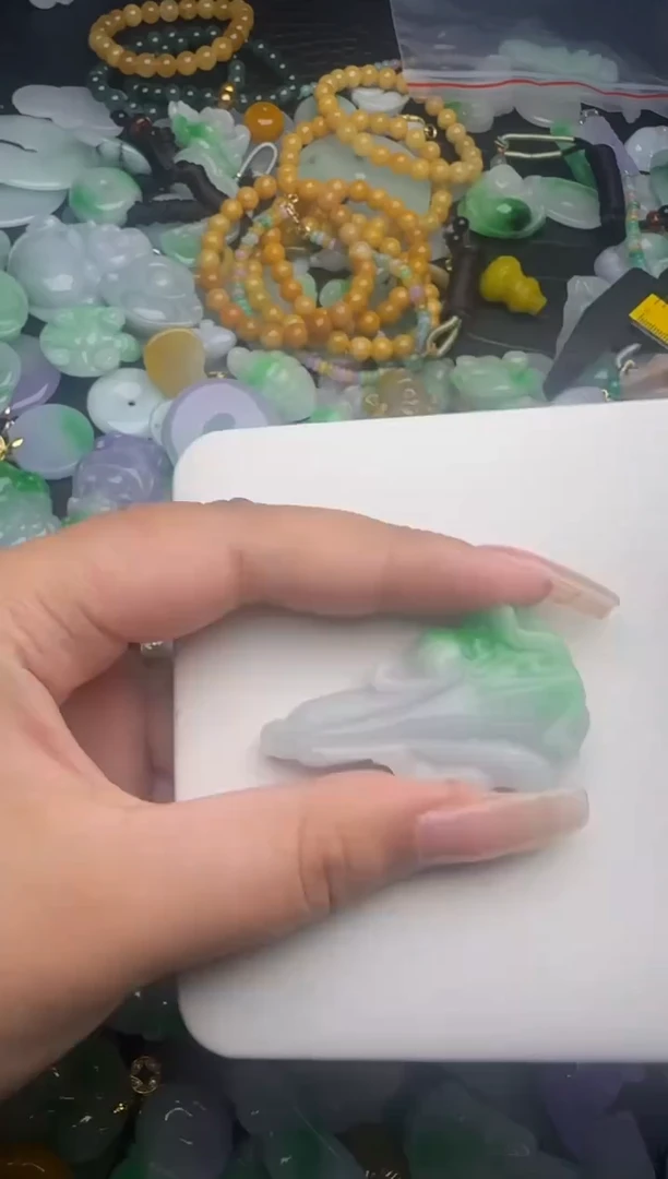 翡翠未镶嵌颈饰天然缅甸翡翠吊坠