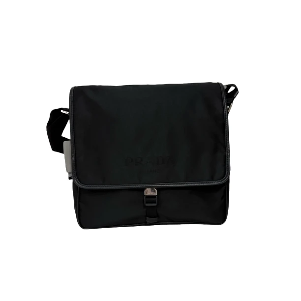 95新 Prada/普拉达 黑色尼龙单扣翻盖斜挎包/271