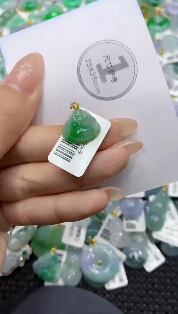 颈饰18K金镶嵌翡翠111111111111