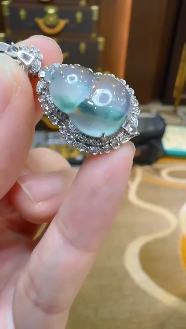 吊坠(不含链)18K金镶嵌翡翠多样性团购发一件