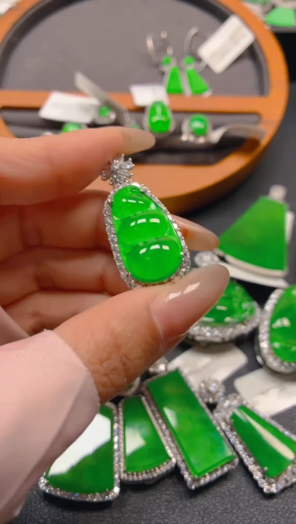 吊坠(不含链)银S925镶嵌翡翠1