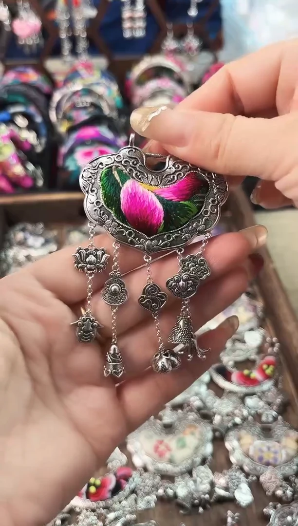 艺枝独绣手工饰品90