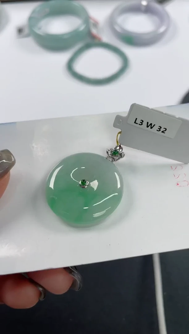 颈饰未镶嵌翡翠基地发货H8970