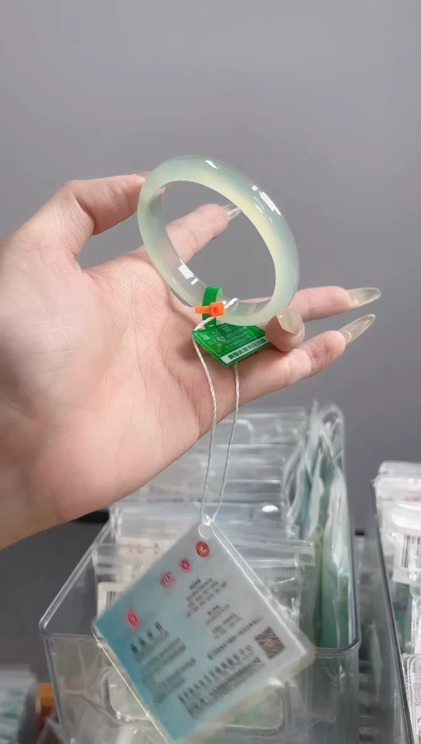 玛瑙/玉髓手镯未镶嵌51-52圈