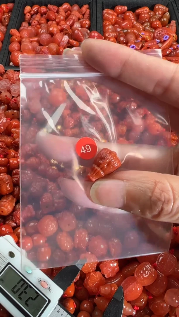 【闪购商品】南红玛瑙颈饰未镶嵌1