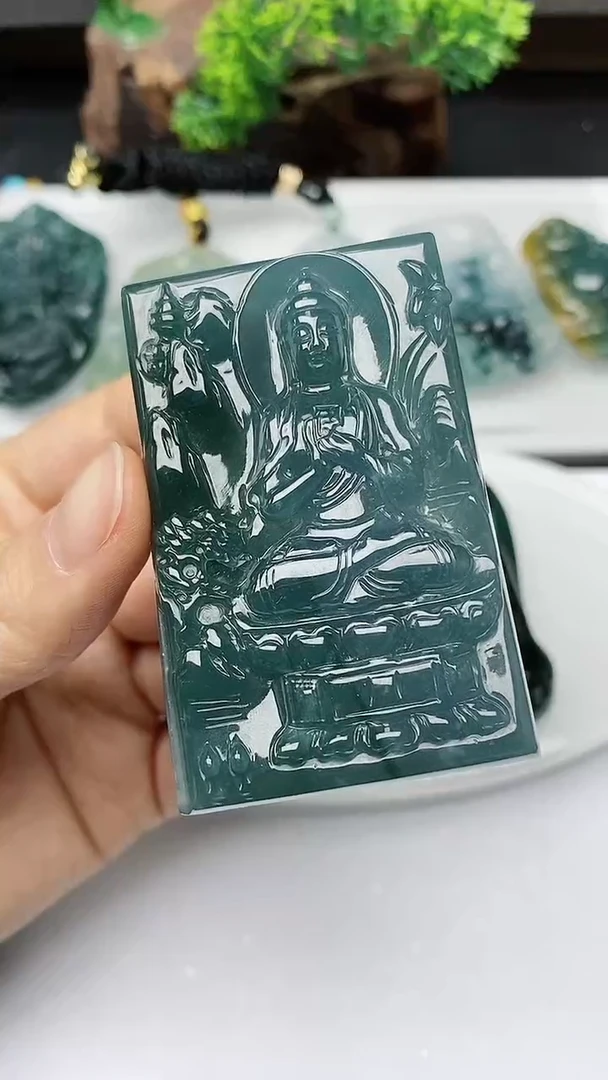 【闪购商品】翡翠颈饰未镶嵌