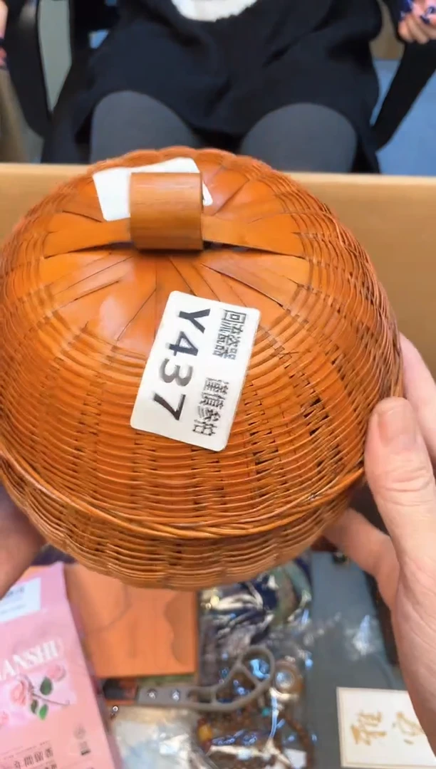 瓷片慈*如图所示 老崔精选