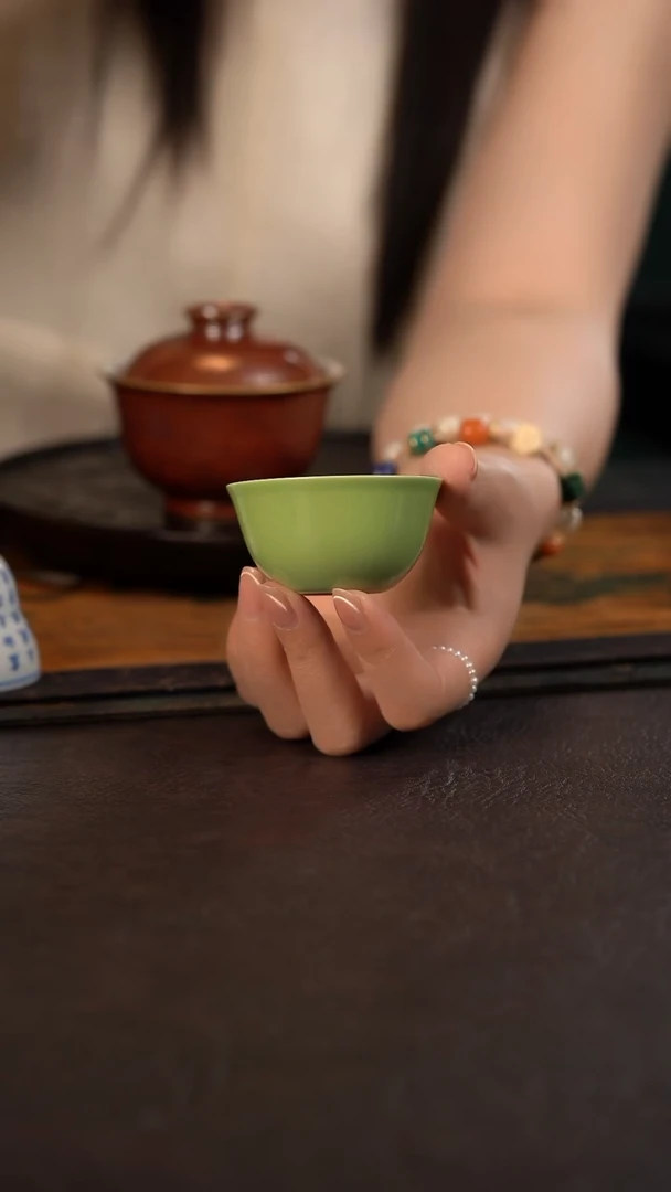 聚澜堂果绿内宝相小鸡缸杯