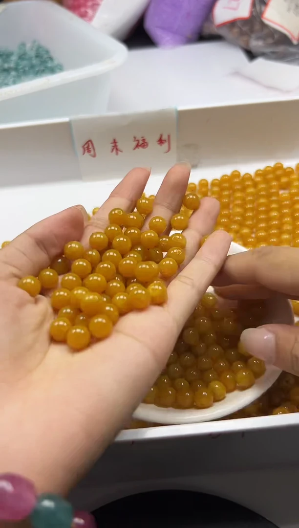 蜜蜡颈饰未镶嵌w99鸡油黄蜜蜡8mm*25颗