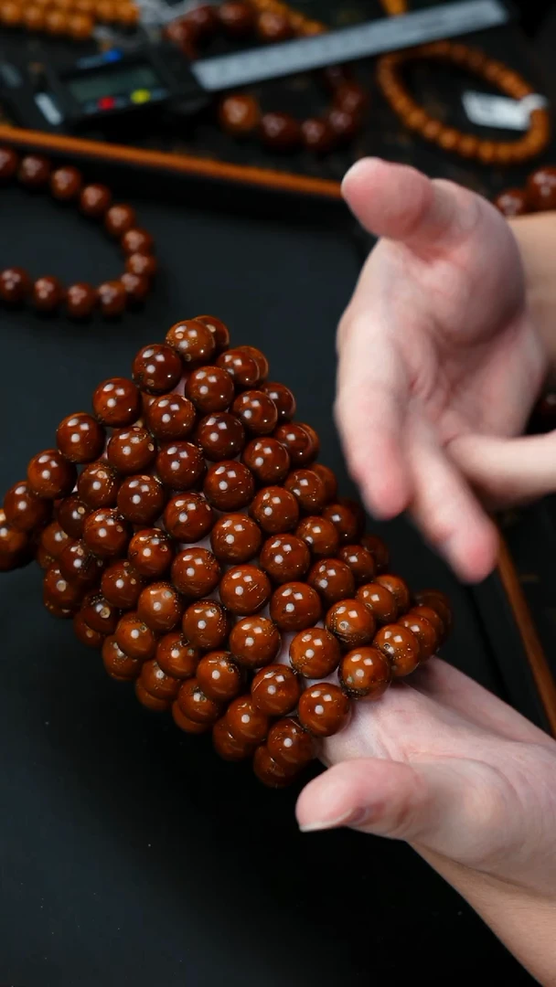 手串紫金鼠油核光珠13+       10692