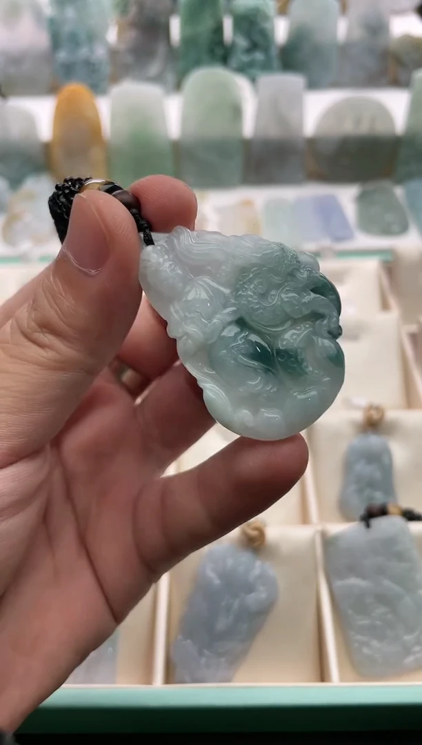 【闪购商品】翡翠颈饰未镶嵌..../2/12/ 81