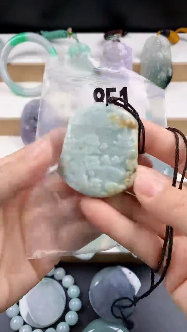 颈饰未镶嵌翡翠天然翡翠吊坠挂件