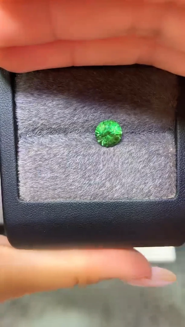 未镶嵌裸石定制石榴石圆切 沙弗莱 2.18ct