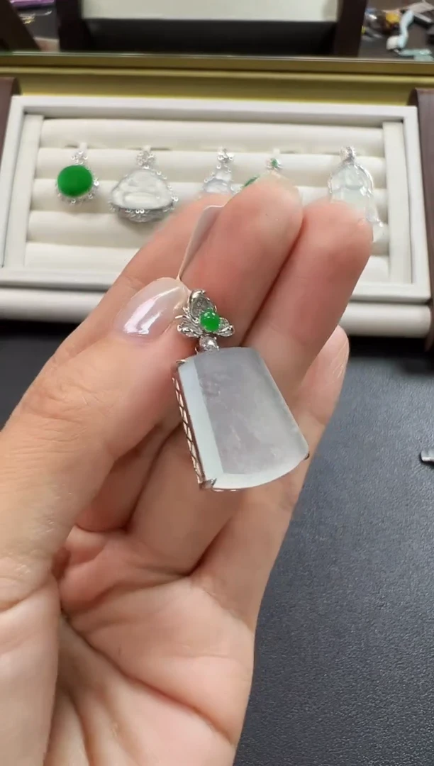 颈饰18K金镶嵌翡翠KXLJ1212-019