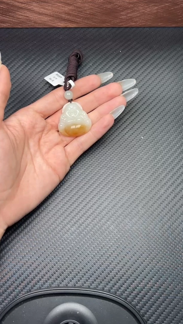 吊坠(赠链)未镶嵌和田玉L****u若羌微色差吊坠