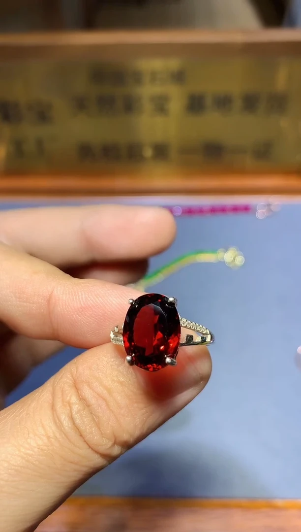 【闪购商品】石榴石戒指银S925镶嵌........