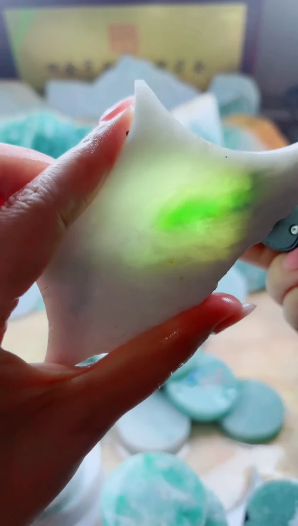 翡翠挂件未镶嵌A货曹璀110