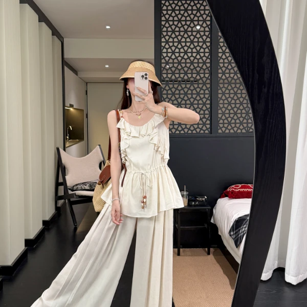 张涩涩25夏"不凡简意"潇洒而随性 天丝亚麻高级感吊带+阔腿裤套装