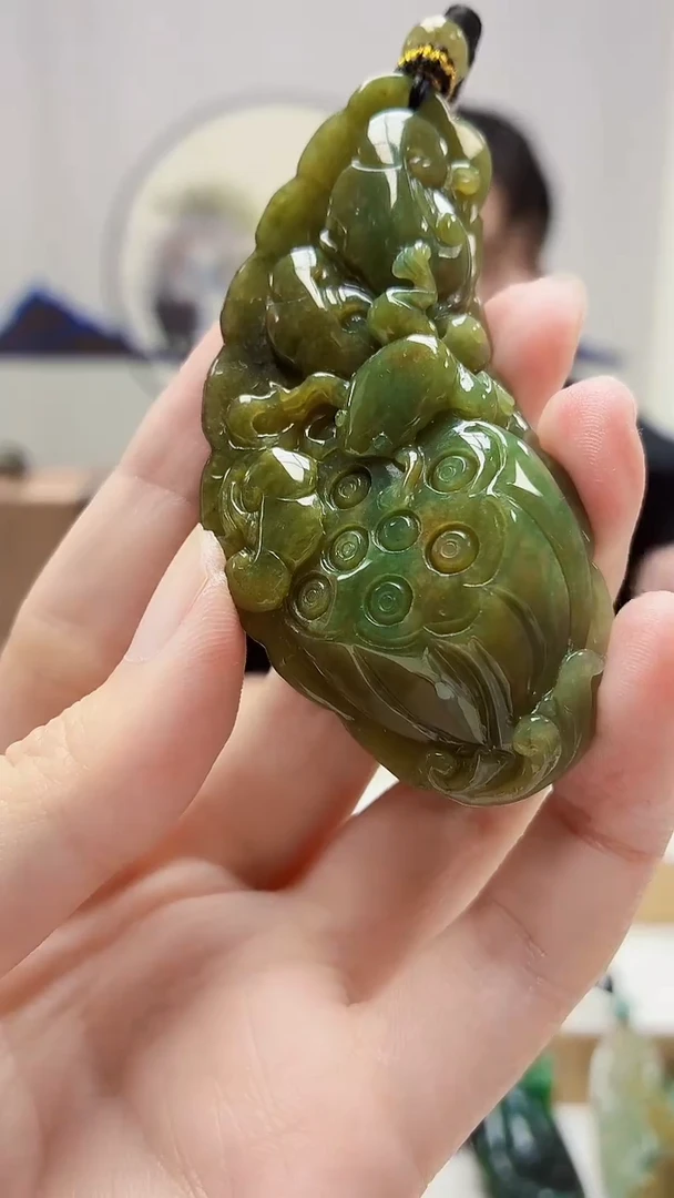 未镶嵌定制翡翠5060zm-毛货挂件82