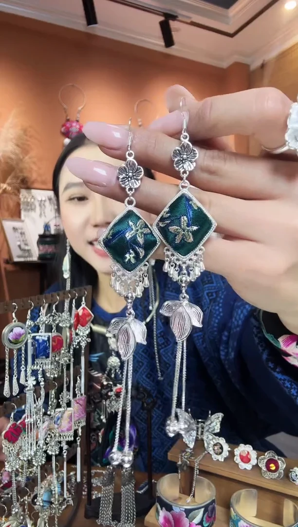 【闪购商品】刺绣纯手工民族风耳环