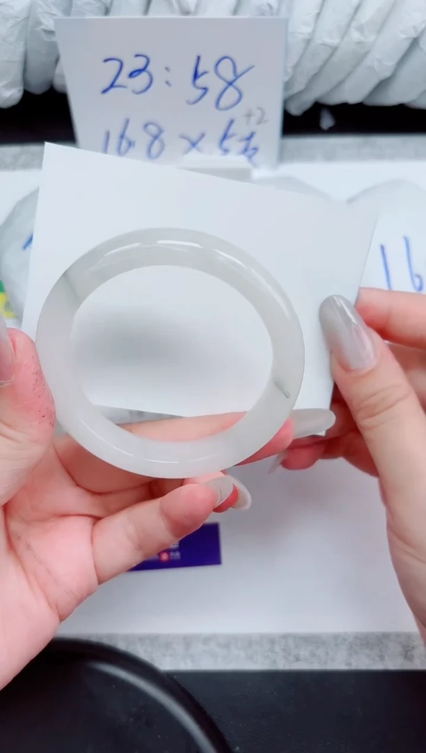 石英质玉手镯未镶嵌163-54.2