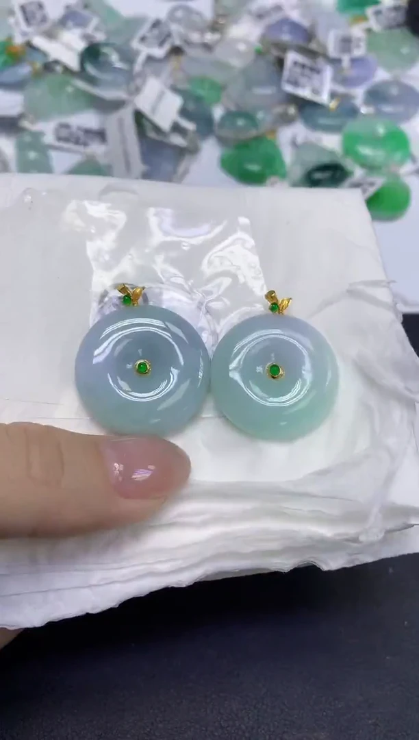 颈饰18K金镶嵌翡翠天然缅甸翡翠A货多样性发一件