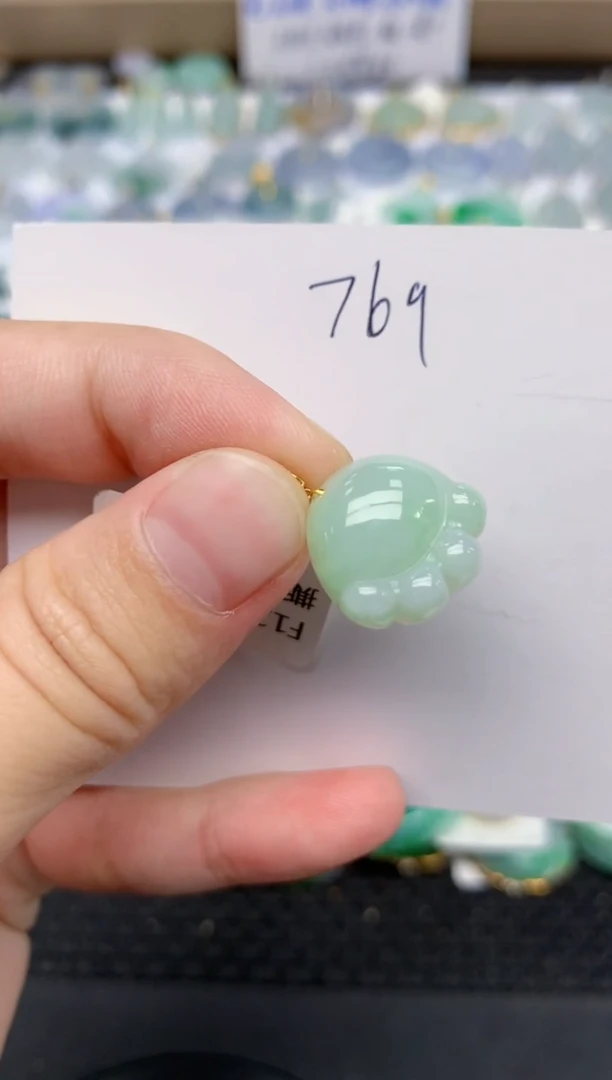 翡翠未镶嵌颈饰天然缅甸A货翡翠