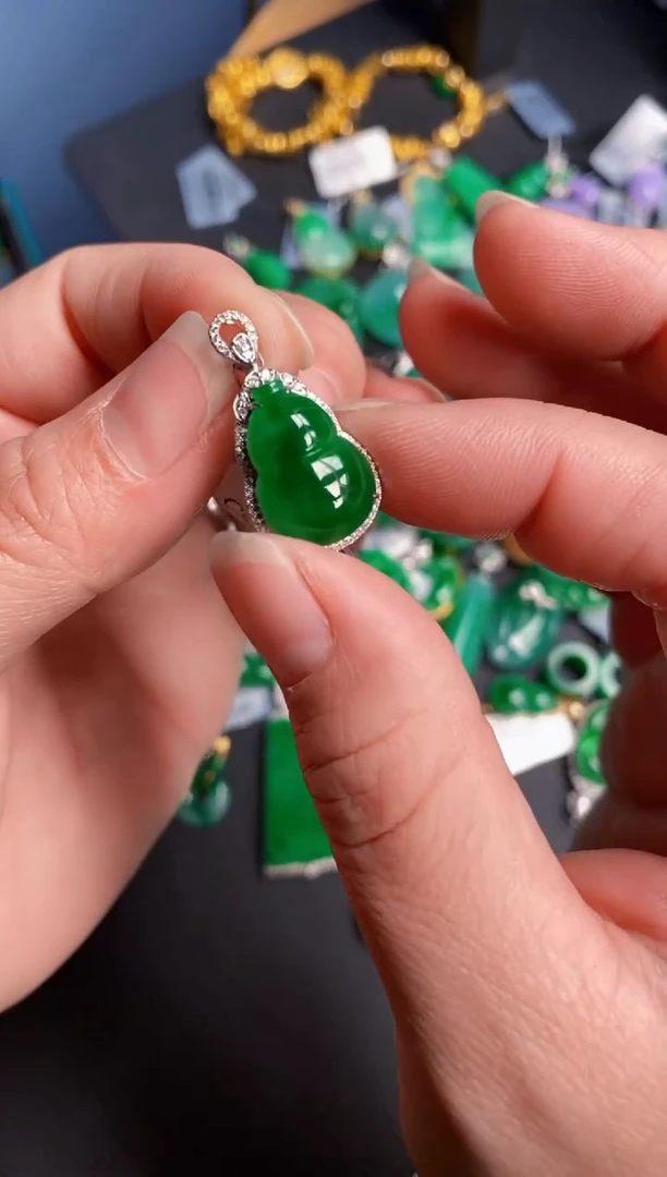 【闪购商品】翡翠颈饰未镶嵌吊坠