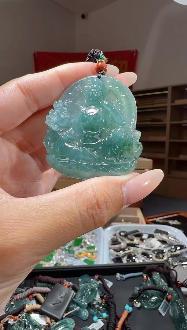 吊坠(不含链)未镶嵌翡翠观音