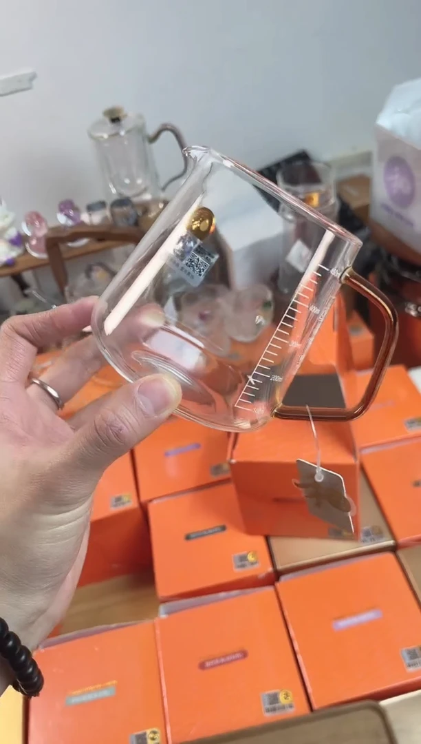 承轩琥珀色+茶事包猫抓一只，，，，，，，