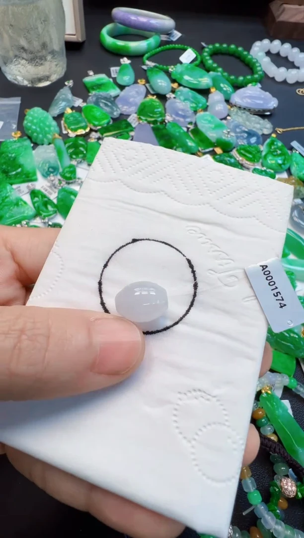 【闪购商品】翡翠吊坠(不含链)未镶嵌88元