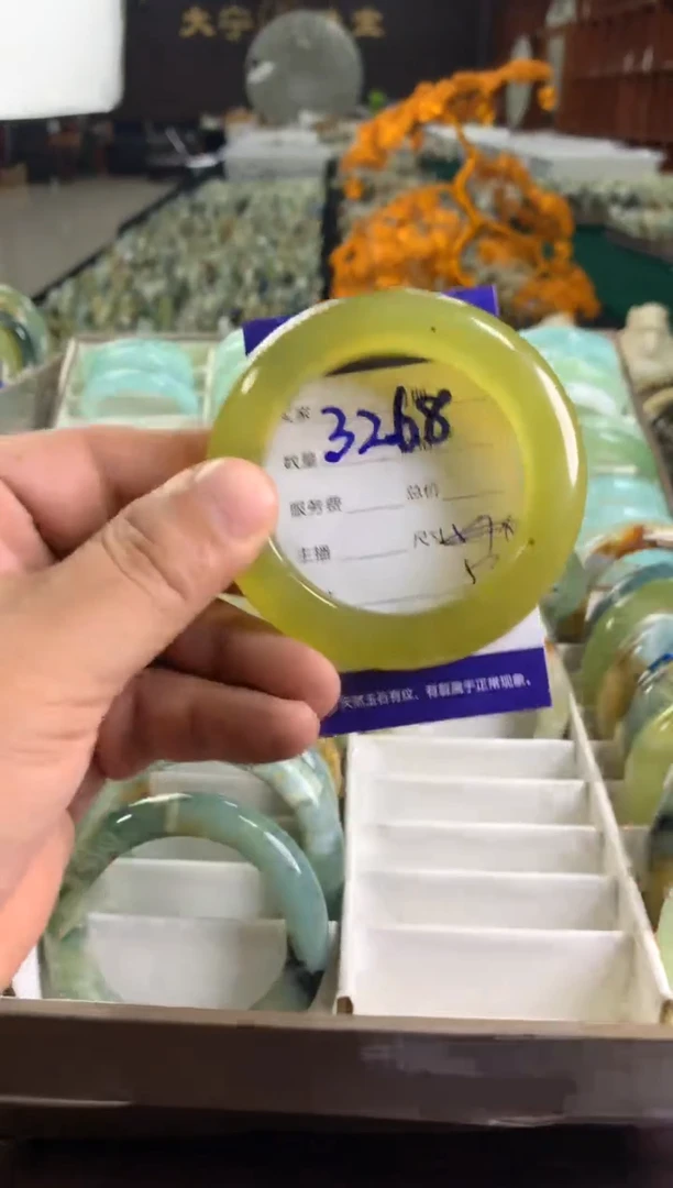 未镶嵌蛇纹石玉手镯3268
