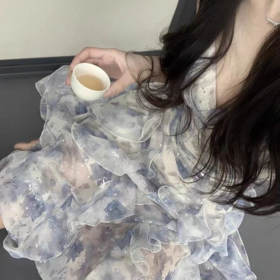 碎花吊带连衣裙女秋海边度假甜美设计感仙女裙长裙多巴胺穿搭裙子