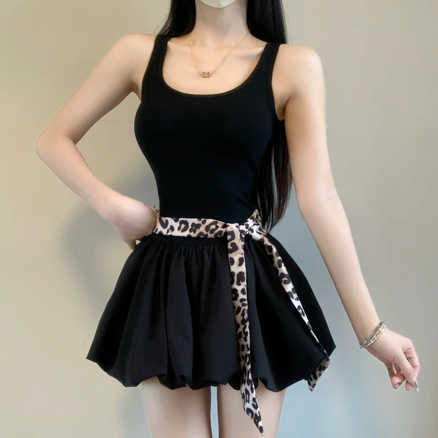 IQCQ轻奢定制赫本风辣妹显瘦黑色连衣裙女夏无袖背心花苞蓬蓬短裙