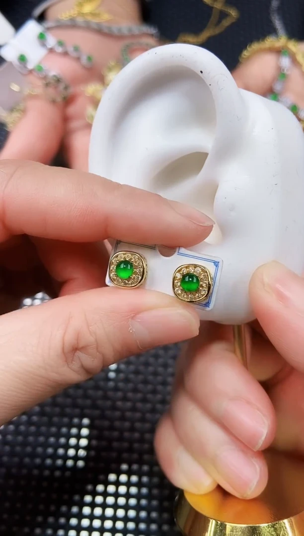 【闪购商品】翡翠耳饰未镶嵌111111111