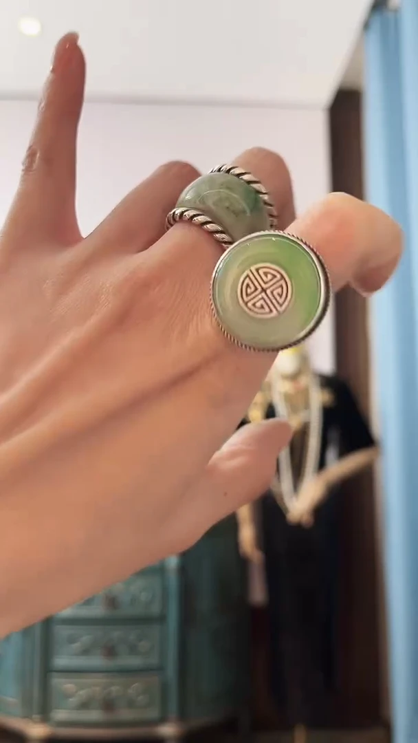 颈饰未镶嵌翡翠燕****⊙翡翠E933