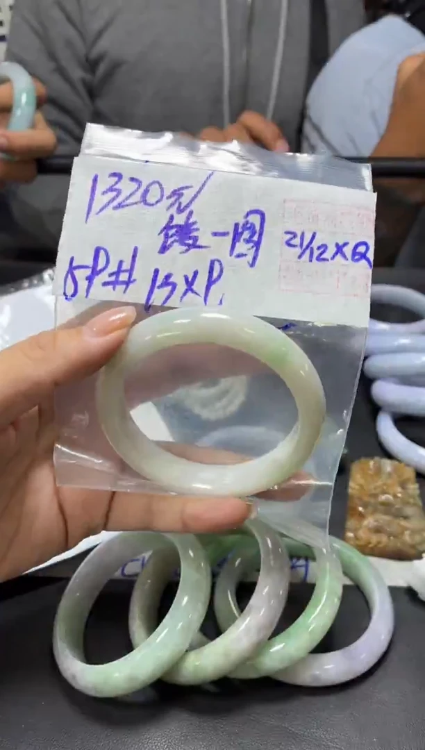 未镶嵌定制翡翠饺***圆+手镯59#1320元  毛货需抛光