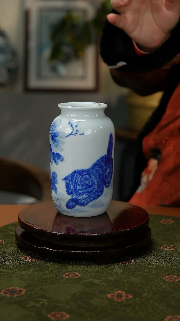 【闪购商品】062国企好瓷推荐青花猫咪画片赏瓶