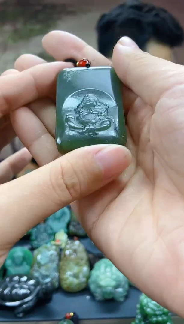 颈饰未镶嵌和田玉1