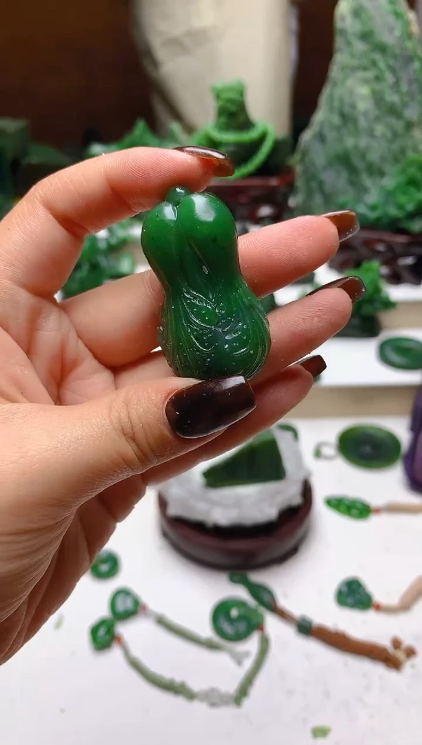 未镶嵌和田玉（碧玉）把件随机发货一个